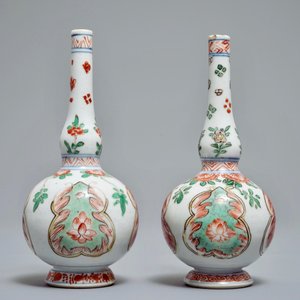 A pair of Chinese famille verte rosewater sprinklers, Kangxi — photo 4