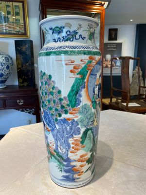 A pair of Chinese famille verte rouleau vases with narrative design, 19th C. — photo 17
