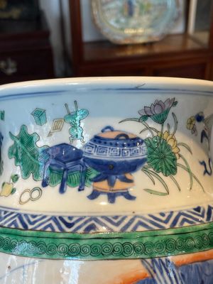 A pair of Chinese famille verte rouleau vases with narrative design, 19th C. — photo 5