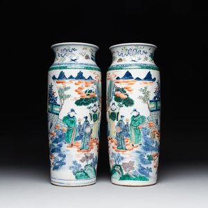 A pair of Chinese famille verte rouleau vases with narrative design, 19th C. — photo 1
