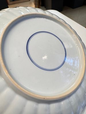 A pair of Chinese famille verte 'Sea Creatures' lobed plates, Kangxi — photo 11