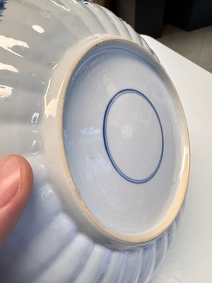 A pair of Chinese famille verte 'Sea Creatures' lobed plates, Kangxi — photo 12