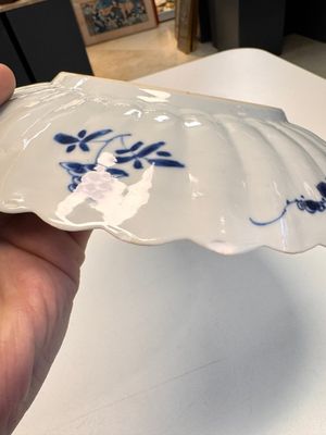 A pair of Chinese famille verte 'Sea Creatures' lobed plates, Kangxi — photo 22