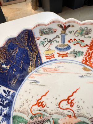 A pair of Chinese famille verte 'Sea Creatures' lobed plates, Kangxi — photo 28