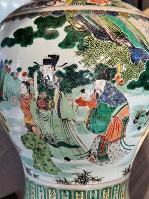 A pair of Chinese famille verte 'Shou Lao' vases, Kangxi — photo 14