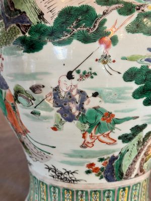 A pair of Chinese famille verte 'Shou Lao' vases, Kangxi — photo 8