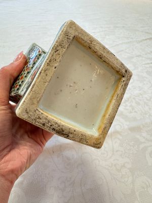 A pair of Chinese famille verte square candle holders, 19th C. — photo 15