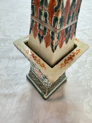 A pair of Chinese famille verte square candle holders, 19th C. — photo 24