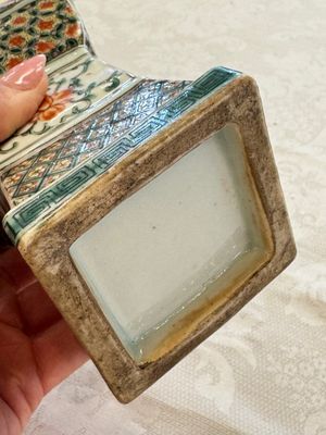 A pair of Chinese famille verte square candle holders, 19th C. — photo 28