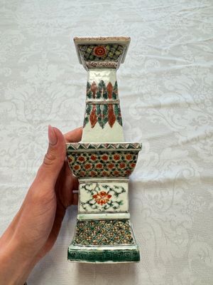 A pair of Chinese famille verte square candle holders, 19th C. — photo 3