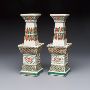 A pair of Chinese famille verte square candle holders, 19th C. — photo 1