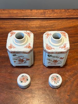A pair of Chinese famille verte square tea caddies, Kangxi — 照片 5