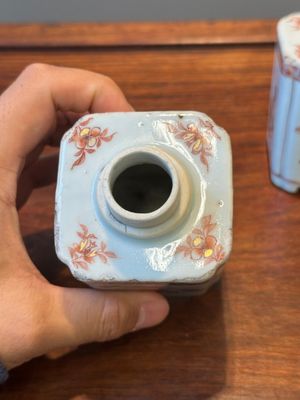 A pair of Chinese famille verte square tea caddies, Kangxi — 照片 8