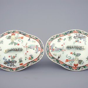 A pair of Chinese famille verte tureens and covers on stands, 19th C. — 照片 11