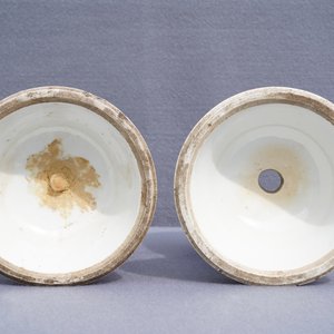 A pair of Chinese famille verte urns, 19th C. — 照片 23