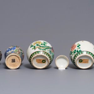 A pair of Chinese famille verte vases and a pair of covered jars, 19th C. — 照片 6