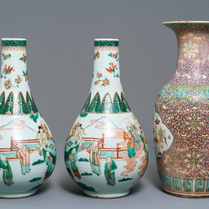 A pair of Chinese famille verte vases and a pink-ground famille rose vase, 19th C. — photo 2