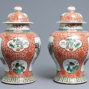 A pair of Chinese famille verte vases and covers, 19th C. — 照片 4