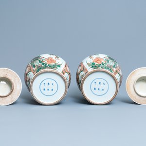 A pair of Chinese famille verte vases and covers, Kangxi mark, 19th C. — photo 6