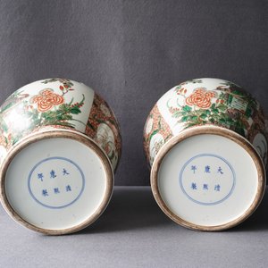A pair of Chinese famille verte vases and covers, Kangxi mark, 19th C. — photo 10