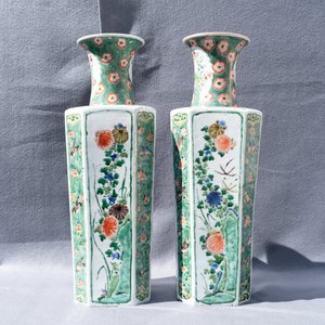 A pair of Chinese famille verte vases with birds and flowers, Kangxi — photo 9
