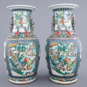 A pair of Chinese famille verte vases with court and garden scenes, 19th C. — photo 3