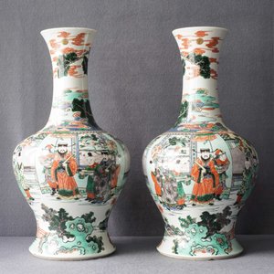 A pair of Chinese famille verte vases with figures on a terrace, Kangxi mark, 19th C. — photo 10
