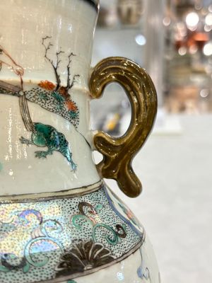 A pair of Chinese famille verte vases with narrative design, 19th C. — photo 8