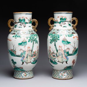 A pair of Chinese famille verte vases with narrative design, 19th C. — photo 1