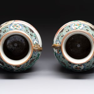 A pair of Chinese famille verte vases with narrative design, 19th C. — photo 5