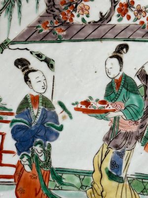A pair of Chinese famille verte 'Xi Xiang Ji' dishes, Kangxi — 照片 3