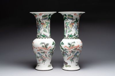 A pair of Chinese famille verte 'yenyen' 'Zhong Kui 鐘馗' vases, 19th C.