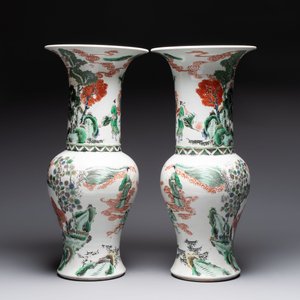 A pair of Chinese famille verte 'yenyen' 'Zhong Kui 鐘馗' vases, 19th C. — photo 2