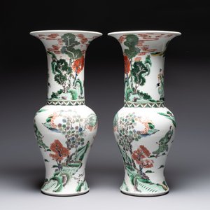 A pair of Chinese famille verte 'yenyen' 'Zhong Kui 鐘馗' vases, 19th C. — photo 3