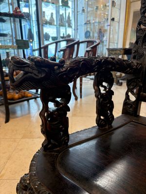 A pair of Chinese finely carved hongmu armchairs, Canton, 19th C. — photo 12