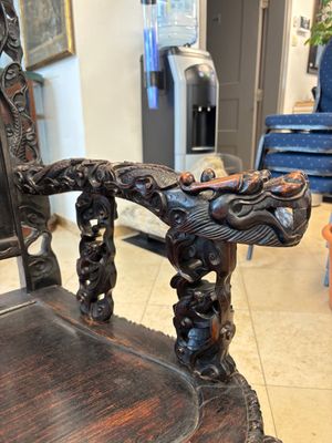 A pair of Chinese finely carved hongmu armchairs, Canton, 19th C. — photo 13