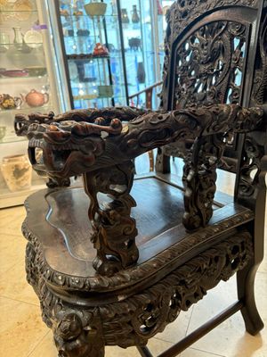A pair of Chinese finely carved hongmu armchairs, Canton, 19th C. — photo 14