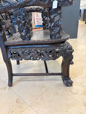 A pair of Chinese finely carved hongmu armchairs, Canton, 19th C. — photo 17