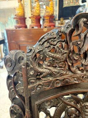 A pair of Chinese finely carved hongmu armchairs, Canton, 19th C. — photo 23