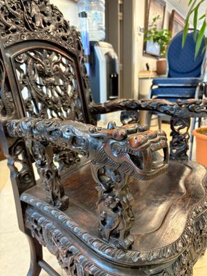 A pair of Chinese finely carved hongmu armchairs, Canton, 19th C. — photo 28