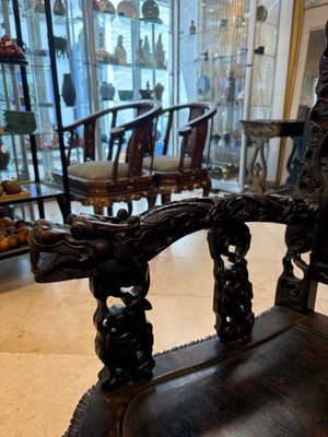 A pair of Chinese finely carved hongmu armchairs, Canton, 19th C. — photo 29