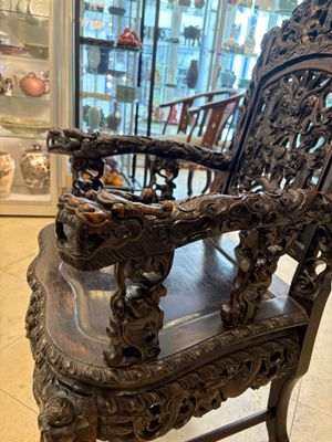 A pair of Chinese finely carved hongmu armchairs, Canton, 19th C. — photo 31