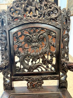 A pair of Chinese finely carved hongmu armchairs, Canton, 19th C. — photo 8