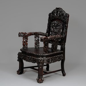 A pair of Chinese finely carved hongmu armchairs, Canton, 19th C. — photo 11