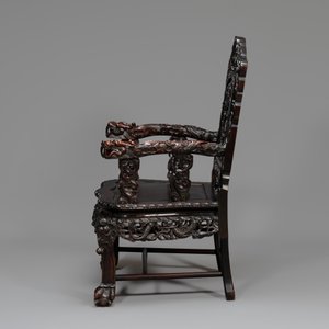 A pair of Chinese finely carved hongmu armchairs, Canton, 19th C. — photo 12