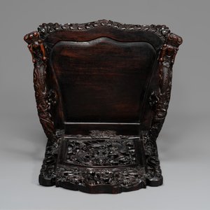 A pair of Chinese finely carved hongmu armchairs, Canton, 19th C. — photo 15