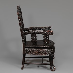 A pair of Chinese finely carved hongmu armchairs, Canton, 19th C. — photo 4