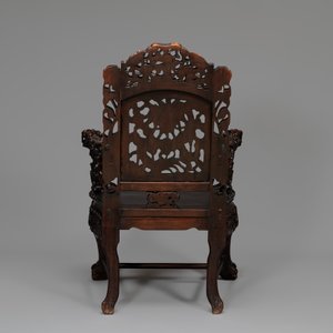 A pair of Chinese finely carved hongmu armchairs, Canton, 19th C. — photo 5