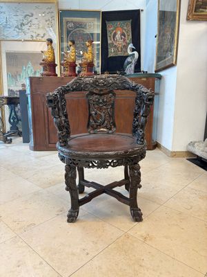 A pair of Chinese finely carved hongmu swivel chairs, Canton, 19th C. — photo 1