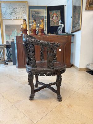 A pair of Chinese finely carved hongmu swivel chairs, Canton, 19th C. — photo 21